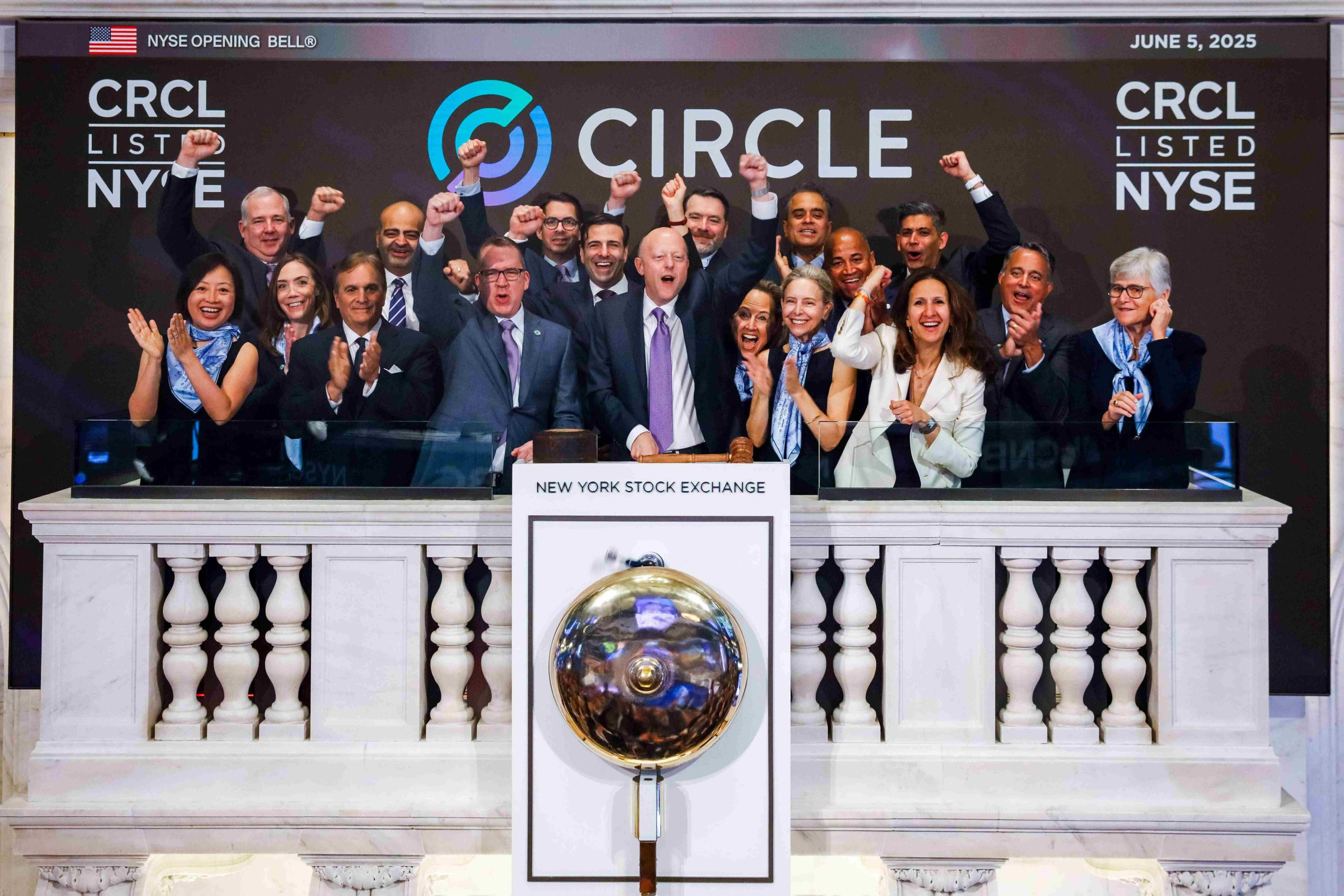 Circle 2025 年度复盘:构建全栈加密经济平台缩略图 Circle 2025 年度复盘:构建全栈加密经济平台缩略图